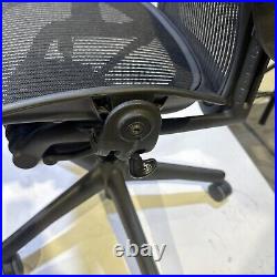 Herman Miller Aeron Office Chair In Black / Size B