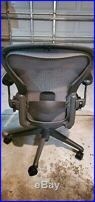 Herman Miller Aeron Office Chair Remastered Graphite, Size B