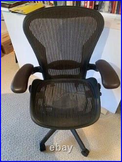 Herman Miller Aeron Office Chair Size B Fully Loaded version great Condition