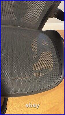 Herman Miller Aeron Office Chair Size B With Headrest