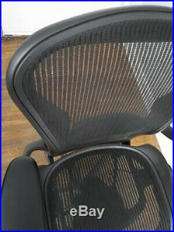 Herman Miller Aeron Office Chair Sz B With Manual Lumbar