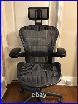 Herman Miller Aeron Office Chair with Headrest (Black) size B