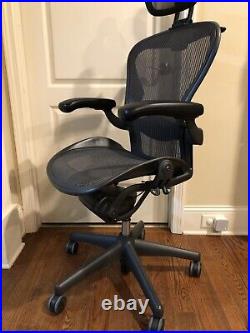 Herman Miller Aeron Office Chair with Headrest (Black) size B