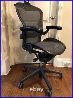 Herman Miller Aeron Office Chair with Headrest (Black) size B