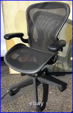 Herman Miller Aeron Office Classic Arm Chair Black B swivel
