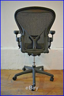 Herman Miller Aeron PostureFit Size B Ergonomic Office Swivel Chair 9 in Stock