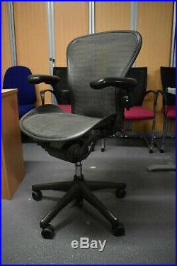 Herman Miller Aeron Posture Fit Ergonomic Office Swivel Chair (Tuxedo) Size B