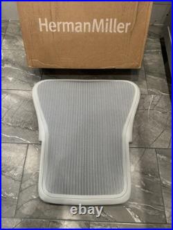 Herman Miller Aeron REMASTERED Backrest Size B Open Box