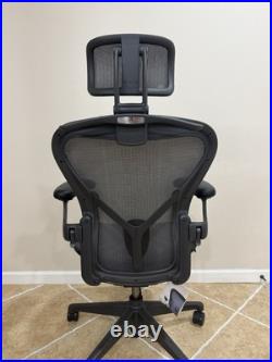 Herman Miller Aeron Remastered Chair Size B Graphite With Headrest Herman Miller Aeron Remastered Chair Size B Graphite With Headrest