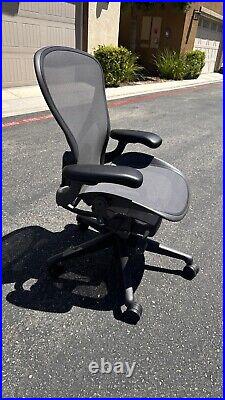 Herman Miller Aeron Remastered Chair Size B Graphite -open box