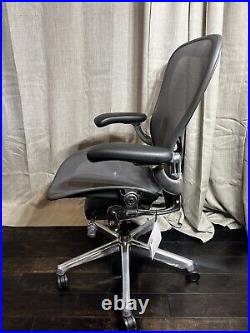 Herman Miller Aeron Remastered Chair Size C GRAPHITE/POLISHED ALUMINUM