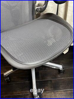 Herman Miller Aeron Remastered Chair Size C GRAPHITE/POLISHED ALUMINUM