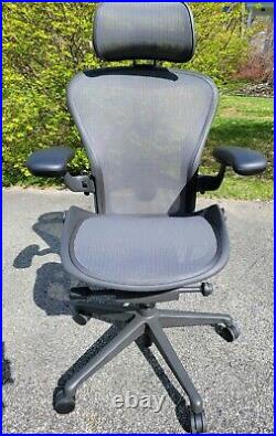 Herman Miller Aeron Remastered Office Desk Graphite Chair Size B Atlas Headrest