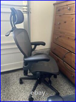 Herman Miller Aeron Remastered Size B Graphite Mesh Fully Loaded With Headrest