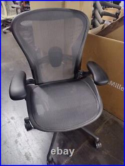 Herman Miller Aeron Remastered Size B Lumbar Up & Down arms Graphite Color Mesh