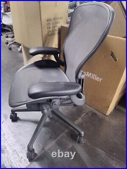 Herman Miller Aeron Remastered Size B Lumbar Up & Down arms Graphite Color Mesh