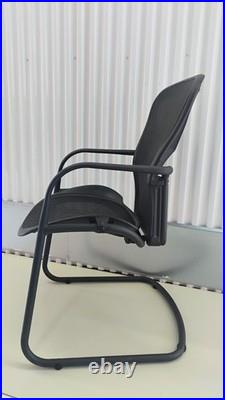 Herman Miller Aeron Side/Desk Chair Size B
