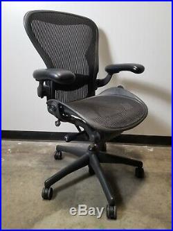 Herman Miller Aeron Size B Adjustable Ergonomic Black Office Desk Chair AE113AWB