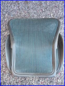 Herman Miller Aeron Size B Chair Green Mesh Set Back & Seat