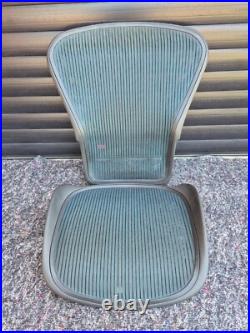 Herman Miller Aeron Size B Chair Green Mesh Set Back & Seat