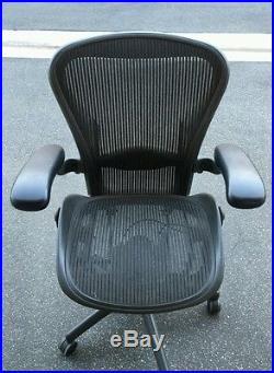 Herman Miller Aeron Size B Desk Chair Excellent Condition