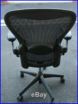 Herman Miller Aeron Size B Desk Chair Excellent Condition