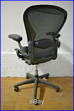 Herman Miller Aeron Size B Ergonomic Office Swivel Chair Reduced! Size B REF03