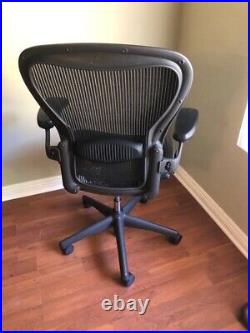 Herman Miller Aeron Size B Medium Office Desk Chair Ergonomic Fully Loaded Black