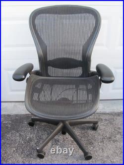 Herman Miller Aeron Size C Large Fully Adjustable Office Chair Graphite Good