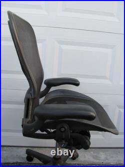 Herman Miller Aeron Size C Large Fully Adjustable Office Chair Graphite Good