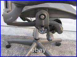 Herman Miller Aeron Size C Large Fully Adjustable Office Chair Graphite Good