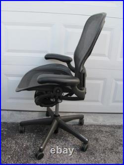 Herman Miller Aeron Size C Large Fully Adjustable Office Chair Graphite Good