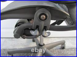 Herman Miller Aeron Size C Large Fully Adjustable Office Chair Graphite Good