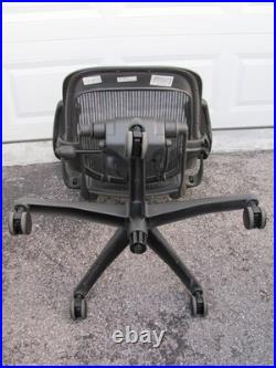 Herman Miller Aeron Size C Large Fully Adjustable Office Chair Graphite Good