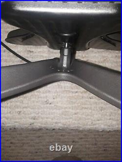 Herman Miller Aeron Size C Posture Fit Back Support, mint Condition, THIS