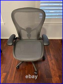 Herman Miller Aeron Size C Task Chair, Fully Functional Arms, Graphit- Preowned