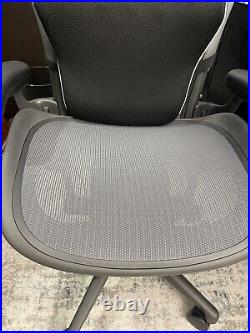 Herman Miller Aeron Size C Task Chair, Fully Functional Arms, Graphit- Preowned