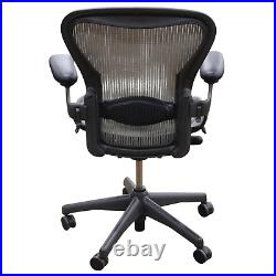 Herman Miller Aeron Size C Task Chair, Fully Functional Arms, Grey Preowned