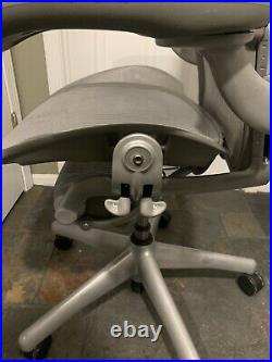 Herman Miller Aeron Titanium (Silver/Grey)PostureFit Chair B With Atlas Headrest