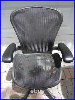 Herman Miller Aeron Work Desk Chair Black Size B Graphite Cosmetic Issues