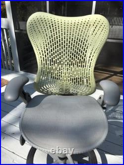 Herman Miller Aeron Work Stool Mesh Seat Lumbar Support Bar Height Gray/Lime