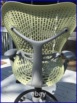 Herman Miller Aeron Work Stool Mesh Seat Lumbar Support Bar Height Gray/Lime