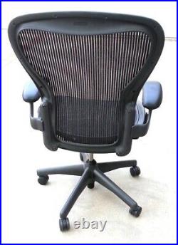 Herman Miller Aeron chair mesh black Size C (large)