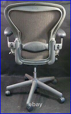 Herman Miller Classic Aeron Chair Adjustable C size WithLumbar Support 4 Pick-Up