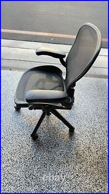 Herman Miller Classic Aeron Chair Size B 2010 Very Good Condition