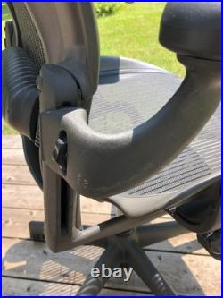 Herman Miller Classic Aeron Chair Size C (Large) withadjustable arms & lumbar pad