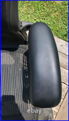 Herman Miller Classic Aeron Chair Size C (Large) withadjustable arms & lumbar pad