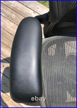 Herman Miller Classic Aeron Chair Size C (Large) withadjustable arms & lumbar pad