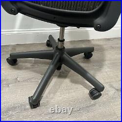 Herman Miller Classic Aeron Office Desk Chair C Size Large Black Graphite