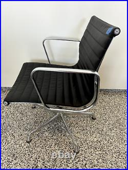 Herman Miller, Eames Aluminum Group Chairs, Management, Black 1 for 1200